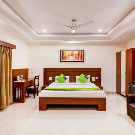 Treebo Trend Hotel Jp Plaza Nampally حيدر أباد المظهر الخارجي الصورة