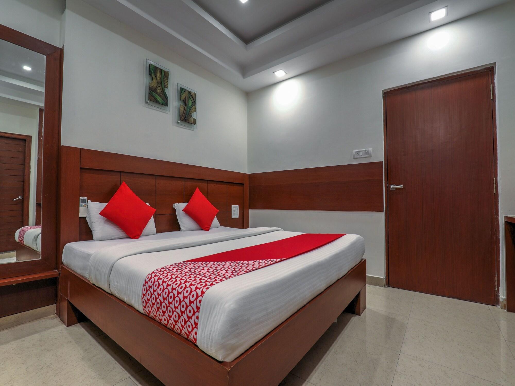 Treebo Trend Hotel Jp Plaza Nampally حيدر أباد المظهر الخارجي الصورة