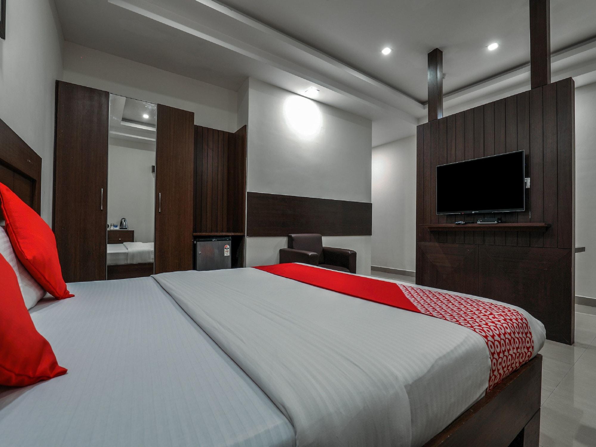 Treebo Trend Hotel Jp Plaza Nampally حيدر أباد المظهر الخارجي الصورة