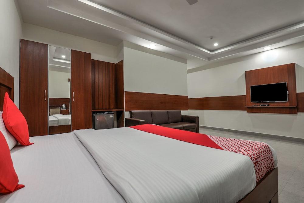 Treebo Trend Hotel Jp Plaza Nampally حيدر أباد المظهر الخارجي الصورة