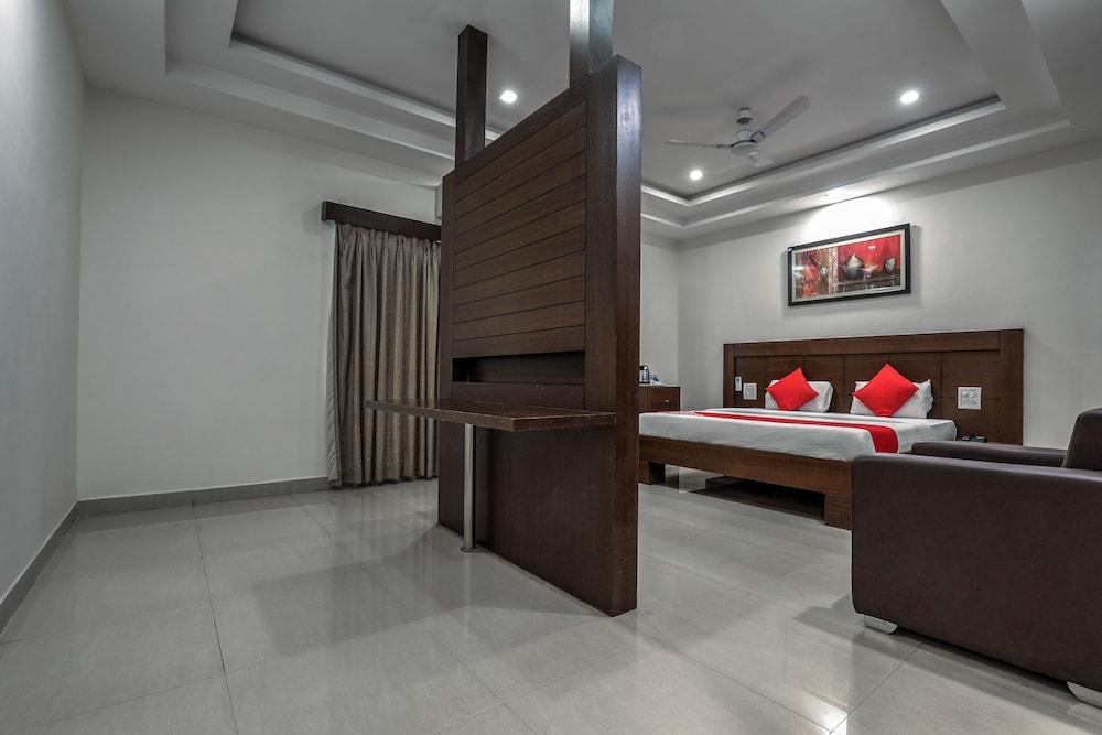 Treebo Trend Hotel Jp Plaza Nampally حيدر أباد المظهر الخارجي الصورة