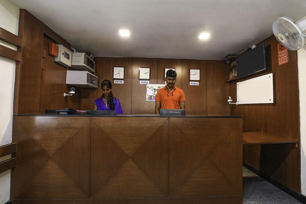 Treebo Trend Hotel Jp Plaza Nampally حيدر أباد المظهر الخارجي الصورة