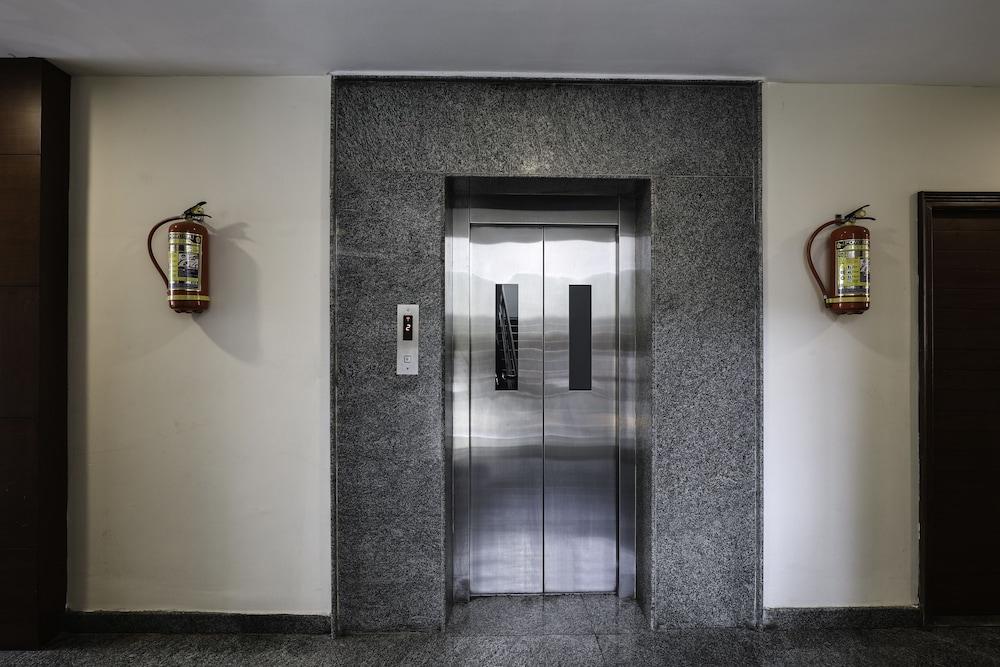 Treebo Trend Hotel Jp Plaza Nampally حيدر أباد المظهر الخارجي الصورة