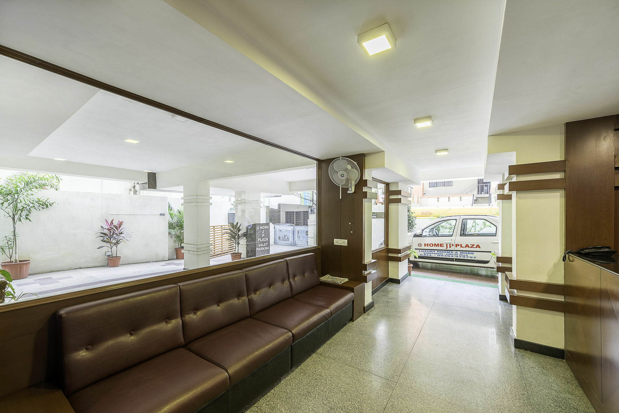 Treebo Trend Hotel Jp Plaza Nampally حيدر أباد المظهر الخارجي الصورة