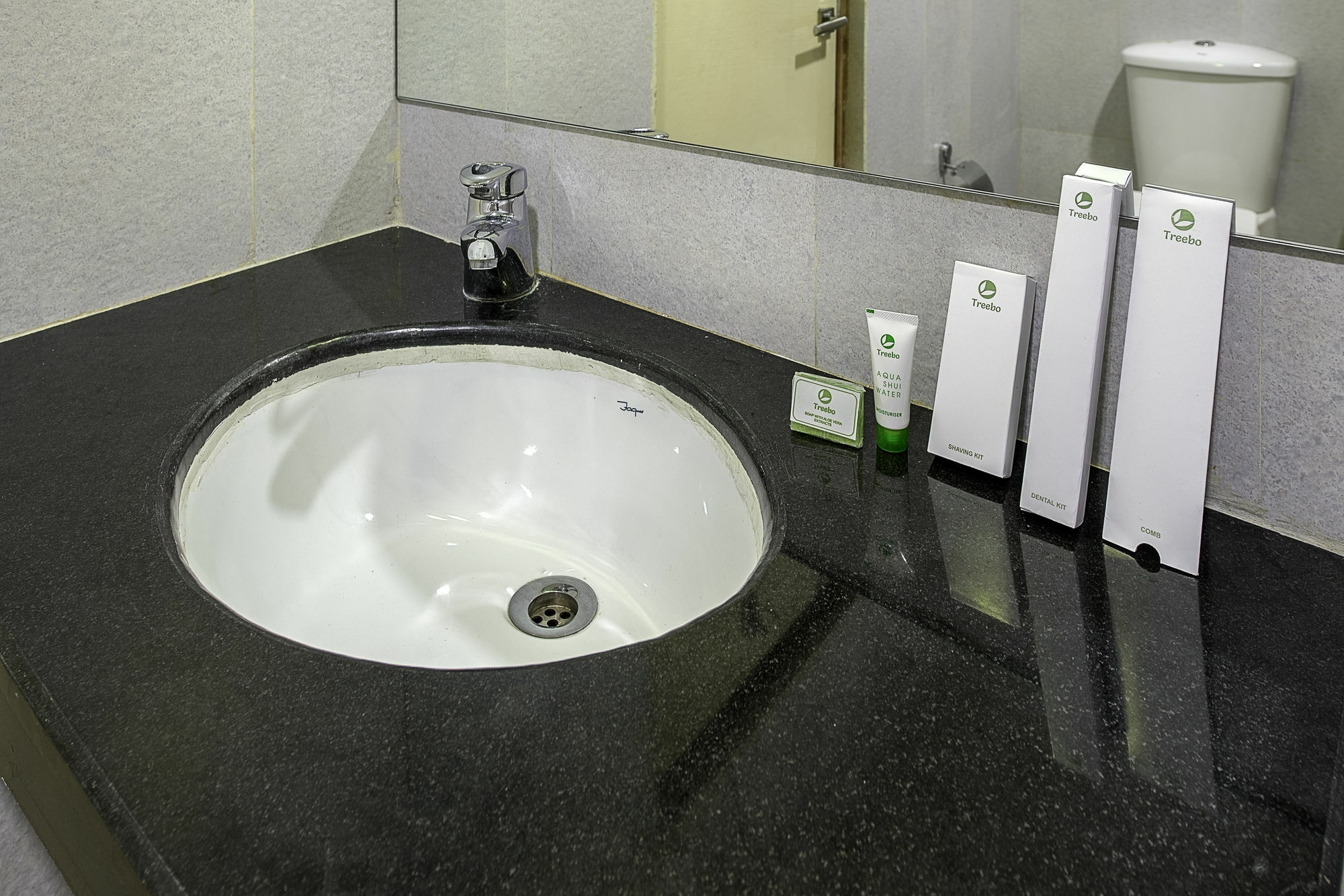 Treebo Trend Hotel Jp Plaza Nampally حيدر أباد المظهر الخارجي الصورة