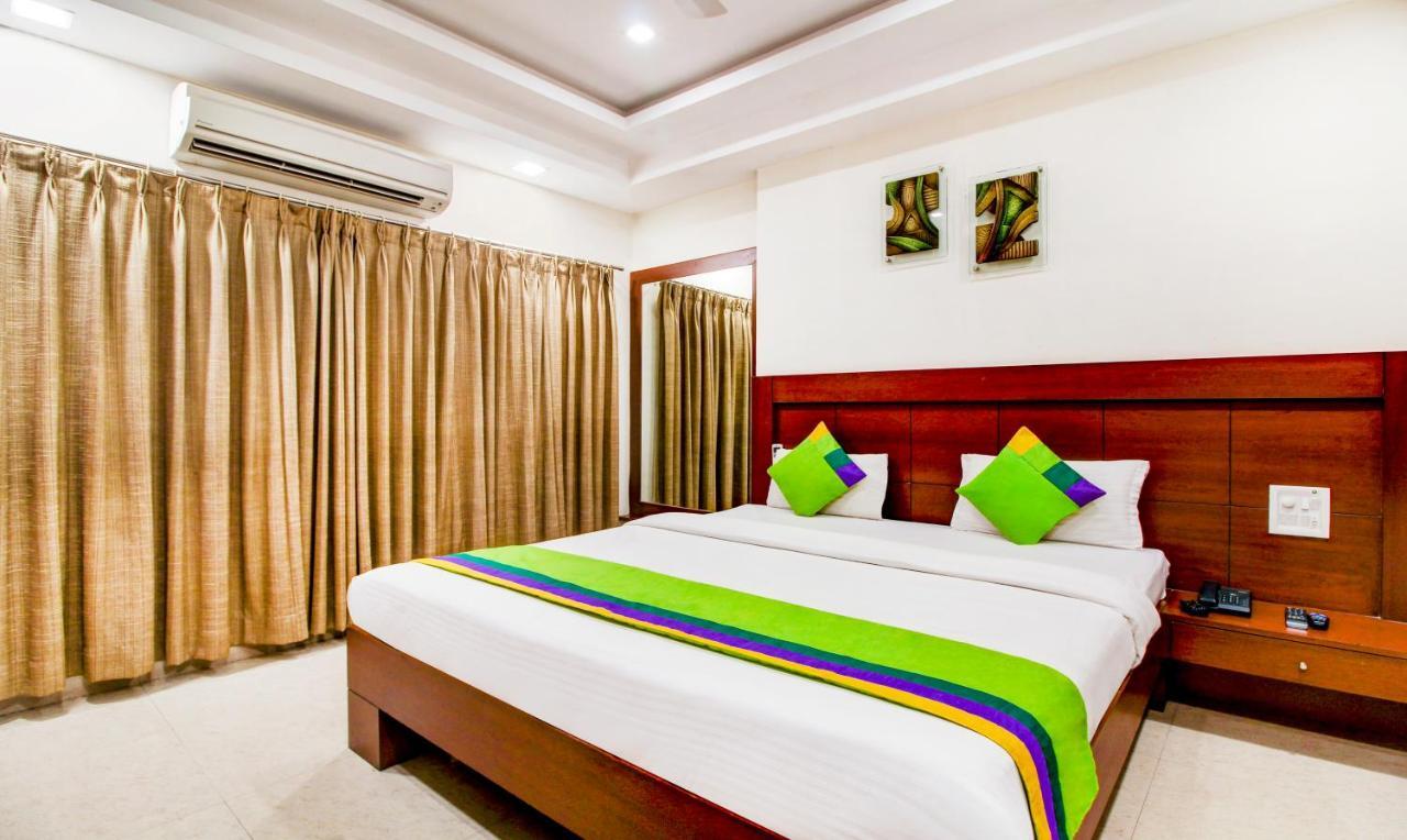 Treebo Trend Hotel Jp Plaza Nampally حيدر أباد المظهر الخارجي الصورة