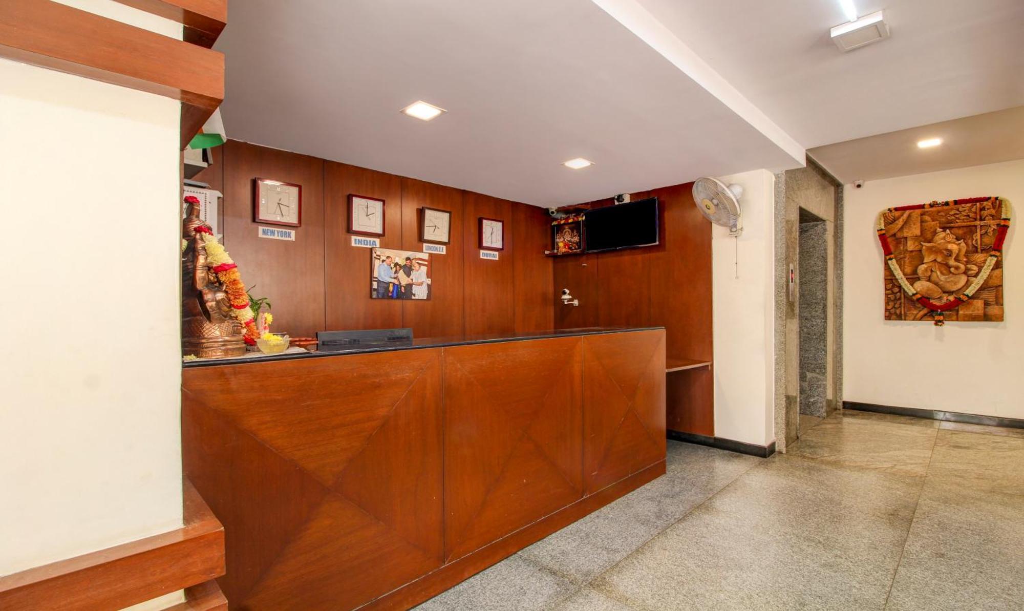 Treebo Trend Hotel Jp Plaza Nampally حيدر أباد المظهر الخارجي الصورة