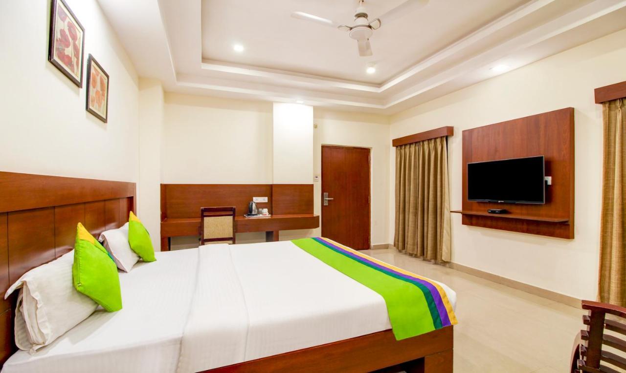 Treebo Trend Hotel Jp Plaza Nampally حيدر أباد المظهر الخارجي الصورة