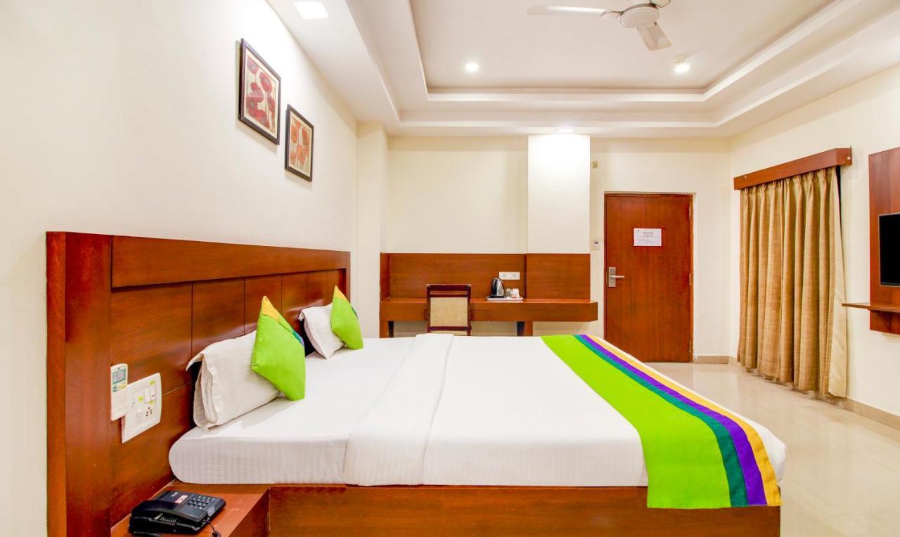 Treebo Trend Hotel Jp Plaza Nampally حيدر أباد المظهر الخارجي الصورة