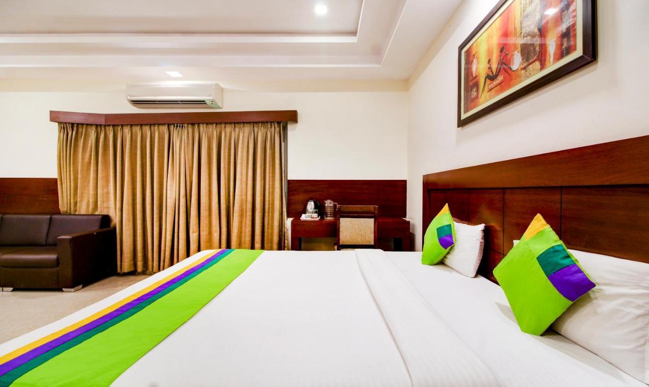 Treebo Trend Hotel Jp Plaza Nampally حيدر أباد المظهر الخارجي الصورة