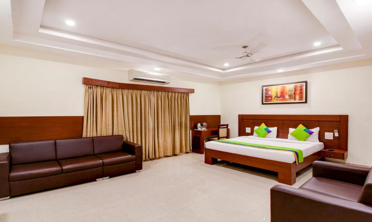 Treebo Trend Hotel Jp Plaza Nampally حيدر أباد المظهر الخارجي الصورة